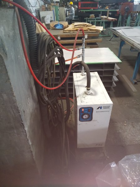 エアーコンプレッサー 3．7Kw エアードライヤー故障